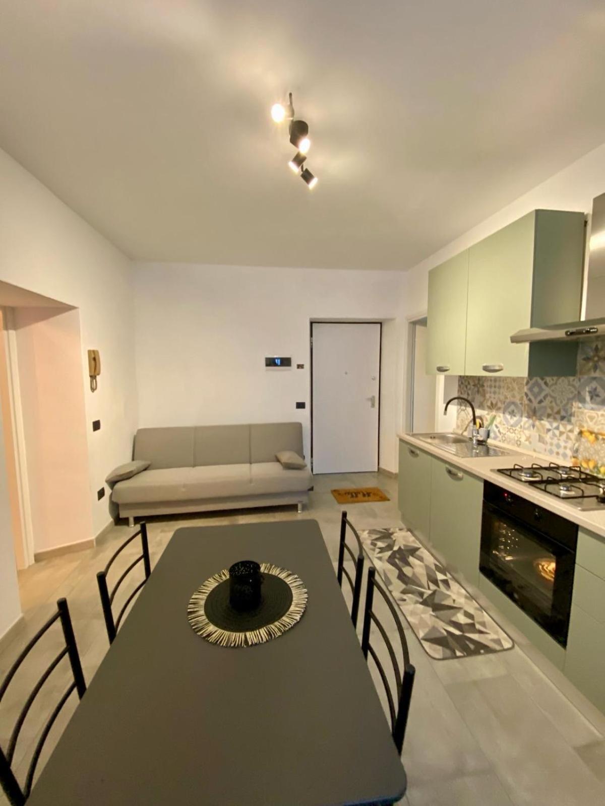 I Limoni Casa Vacanza คาสเตลเลตโต โซปรา ติชิโน ภายนอก รูปภาพ